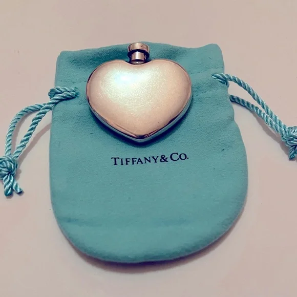 ❌SOLD❌ Tiffany & Co Heart Shaped Sterling Silver Perfume Flask VINTAGE / Antique - Picture 10 of 10